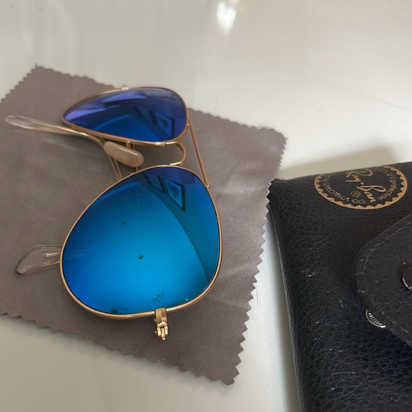 Sunglasses - Picture 2 of 7